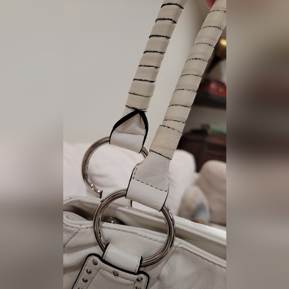 G by Guess Handbag - Picture 5 of 6